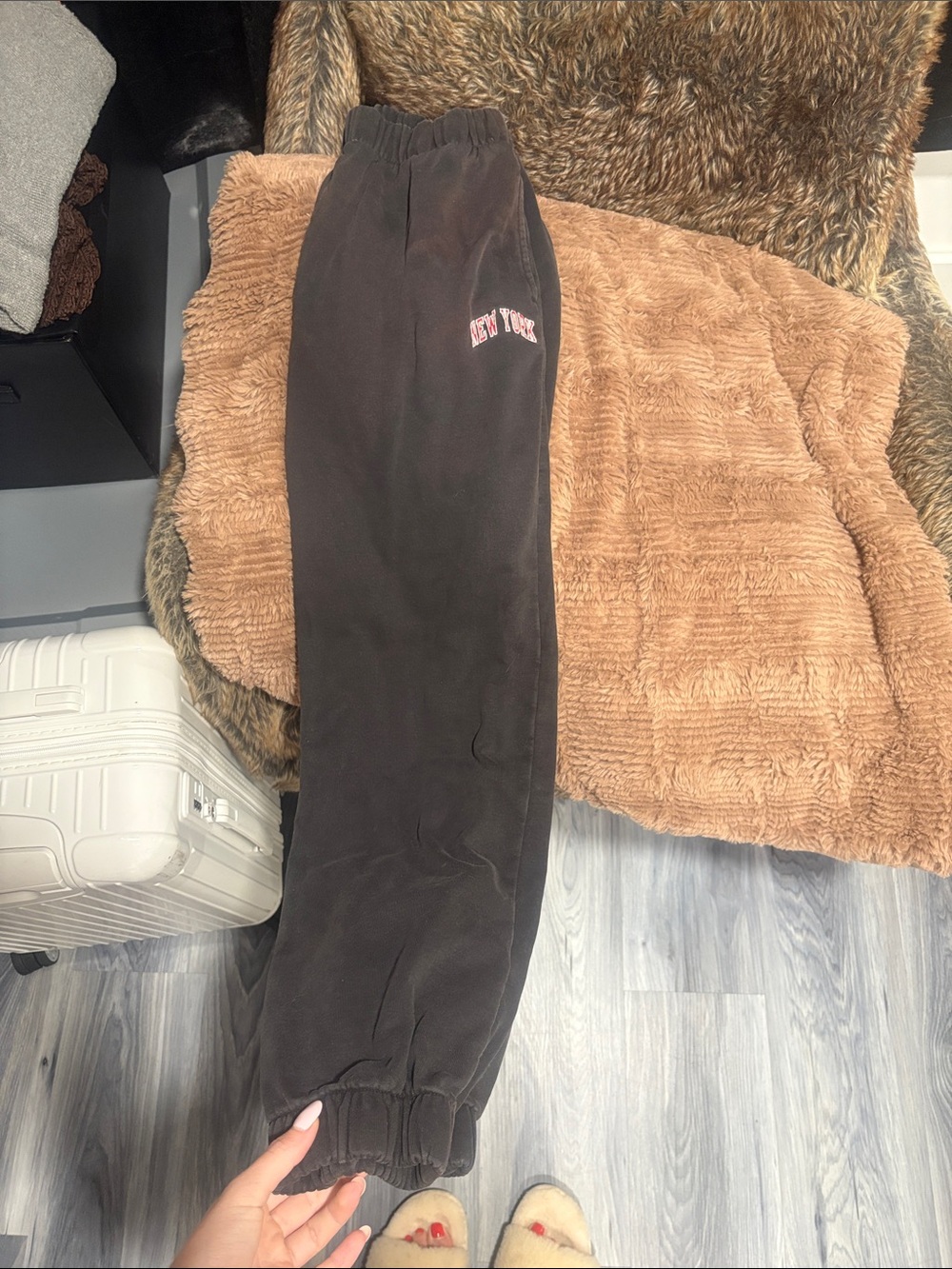 Black 'New York' Graphic Sweatpants